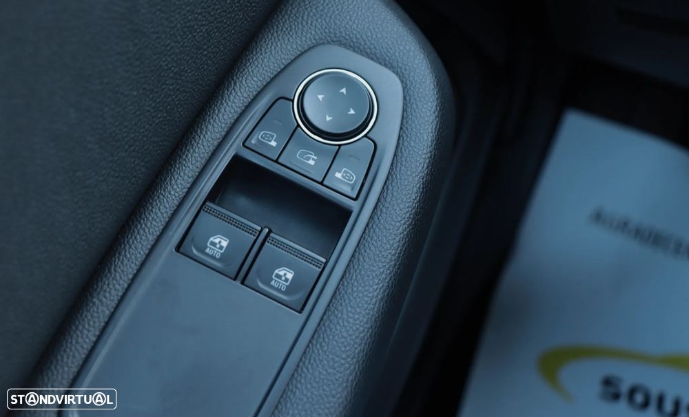 Renault Clio 1.0 TCe Limited Bi-Fuel - 26