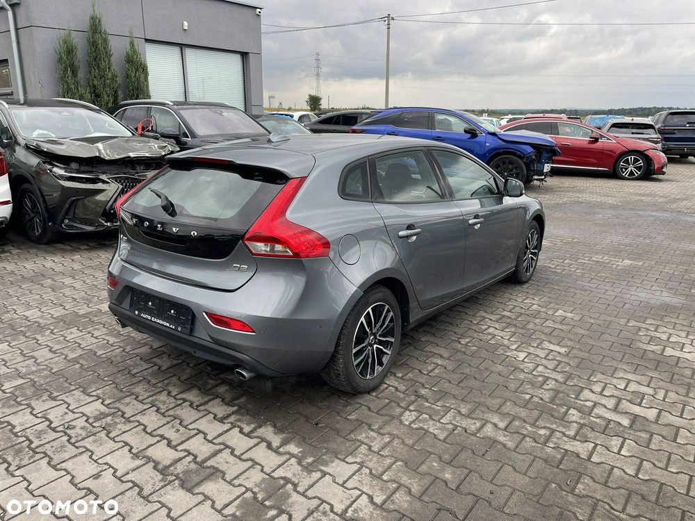Volvo V40 D2 Geartronic Momentum - 2
