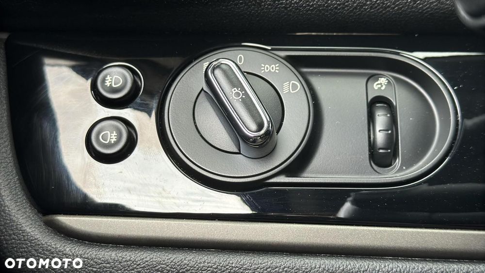 MINI Cooper Classic Trim - 32