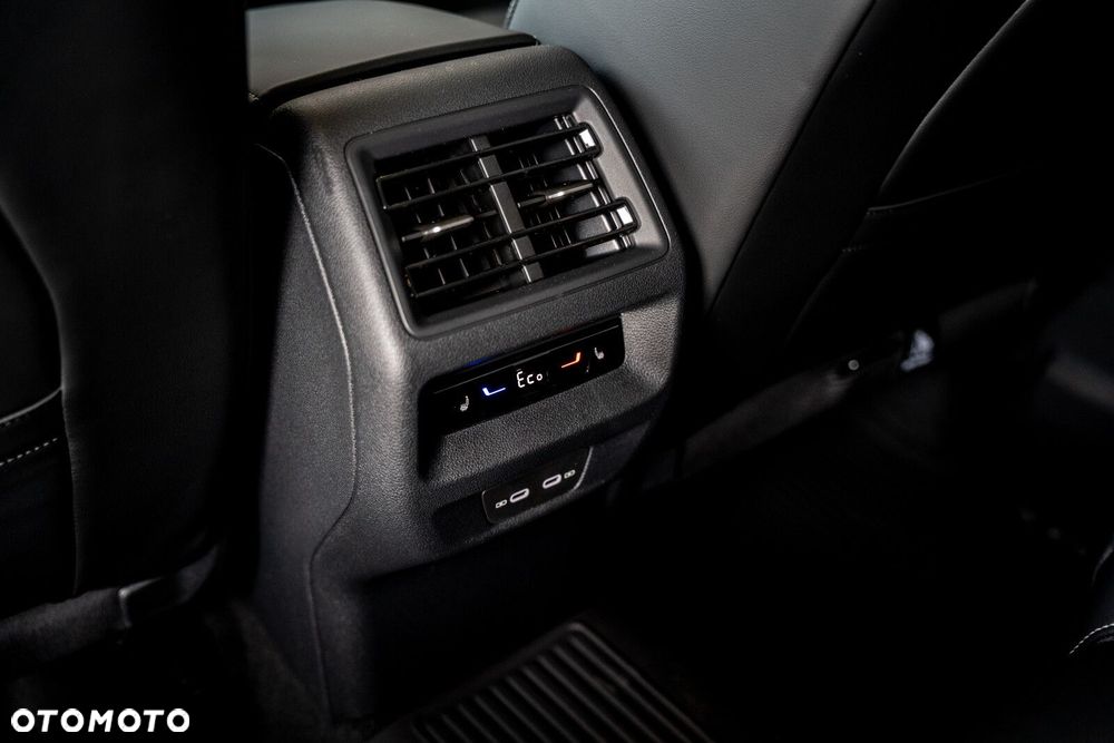 Volkswagen Tiguan - 8