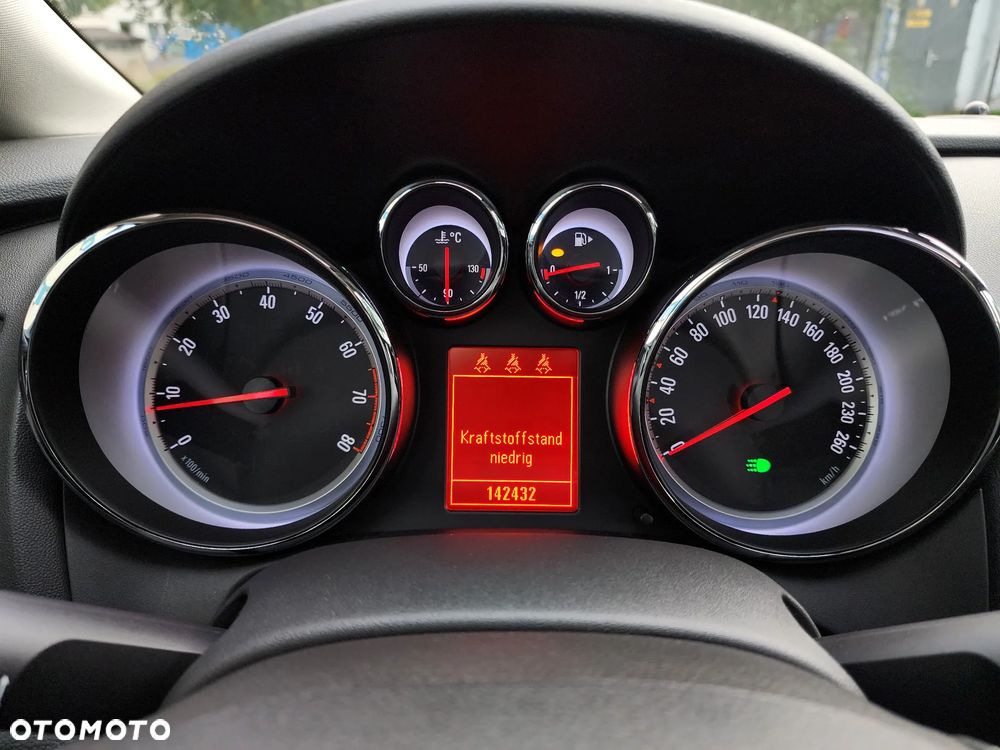 Opel Astra 1.4 Turbo Cosmo - 25