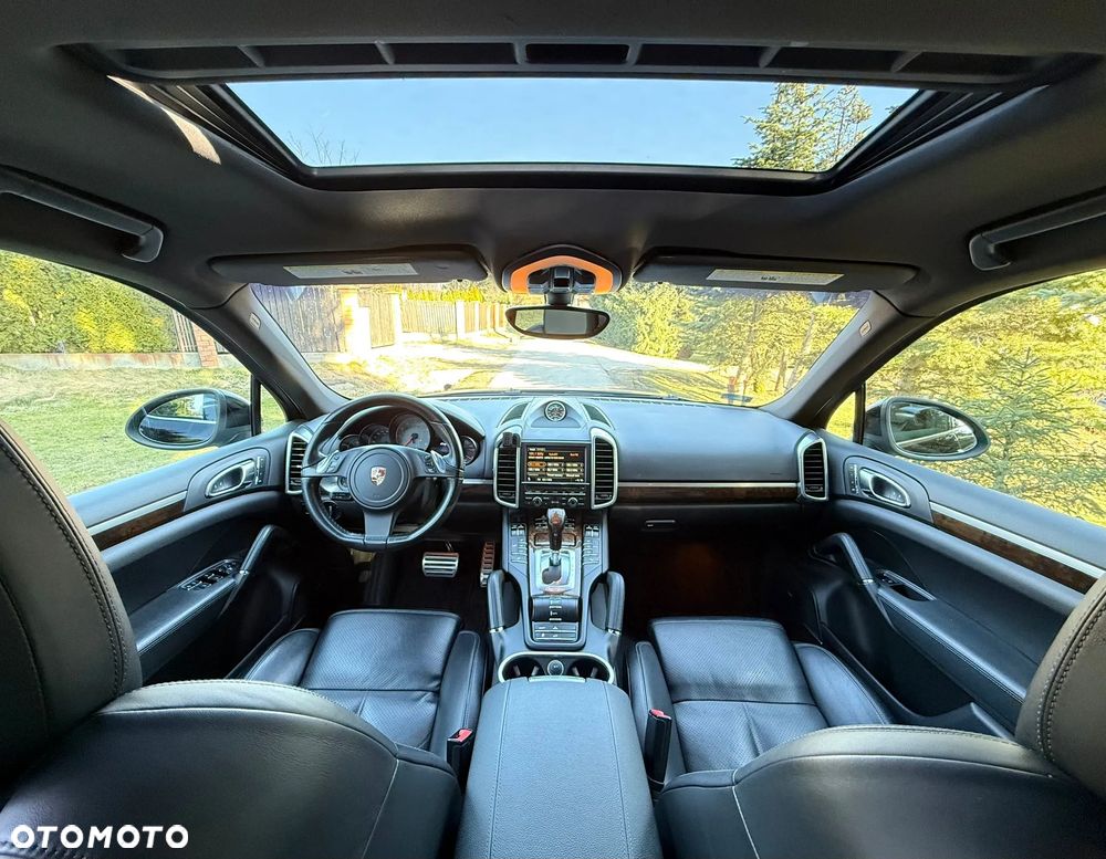 Porsche Cayenne - 21