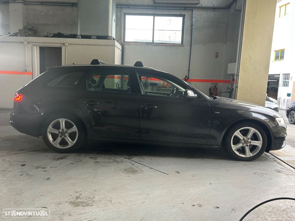 Audi A4 Avant 2.0 TDI Business Line S-line - 4
