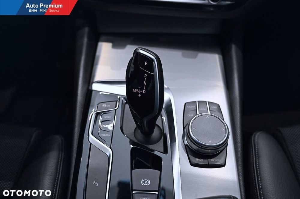BMW Seria 5 520d xDrive - 18