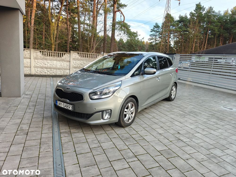 Kia Carens - 6