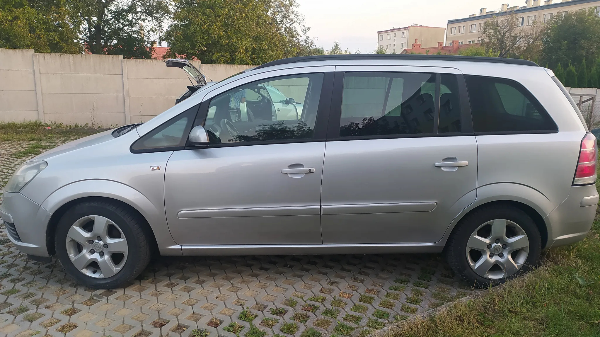 Opel Zafira 1.8 Cosmo - 2