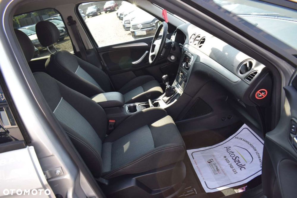 Ford S-Max - 26