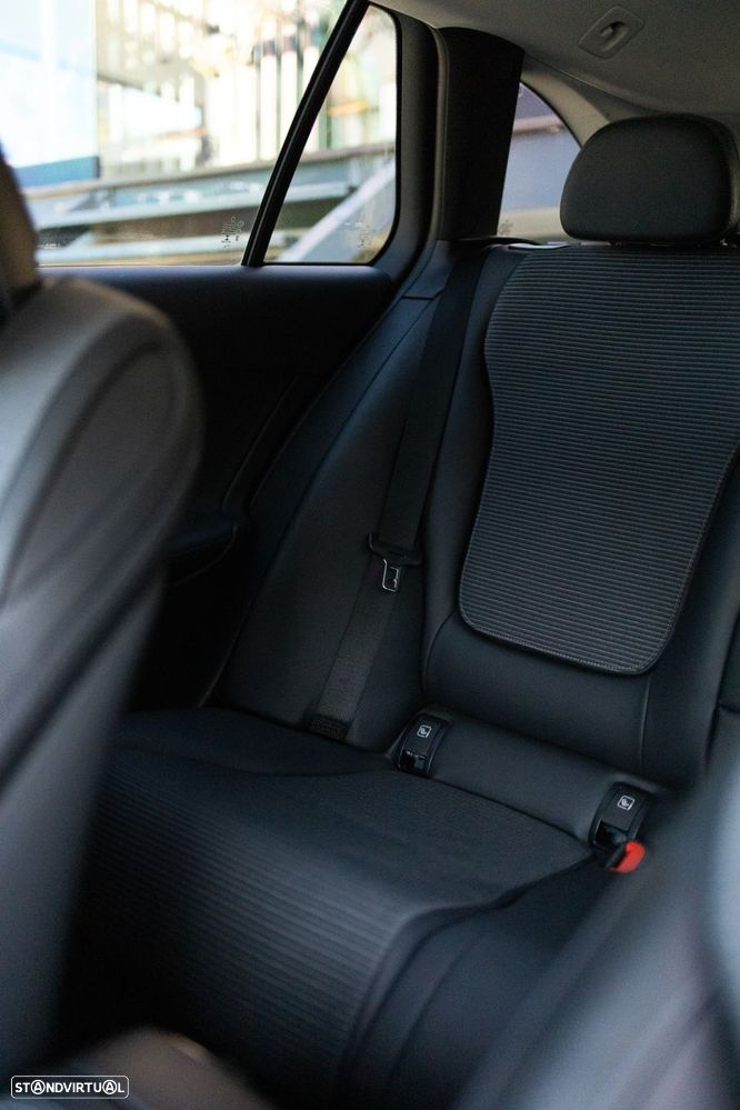Mercedes-Benz C 300 e Avantgarde - 23