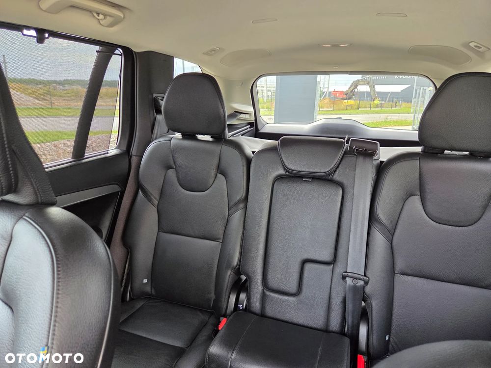 Volvo XC 90 B5 D AWD Plus Bright - 32