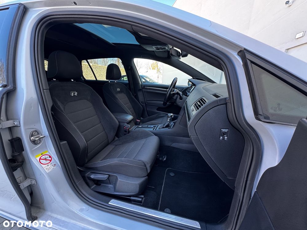 Volkswagen Golf - 27