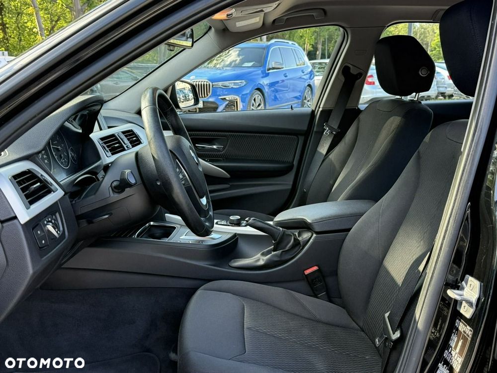 BMW Seria 3 320d - 11