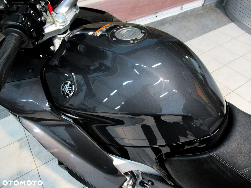 Yamaha FJR - 16