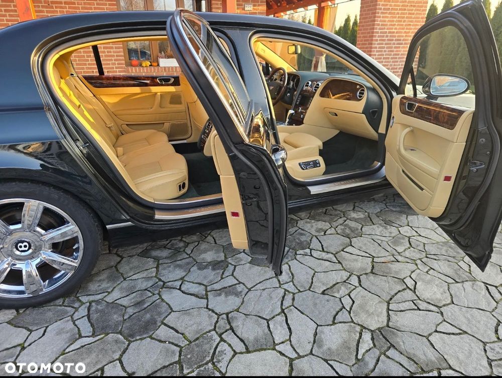 Bentley Flying Spur - 30