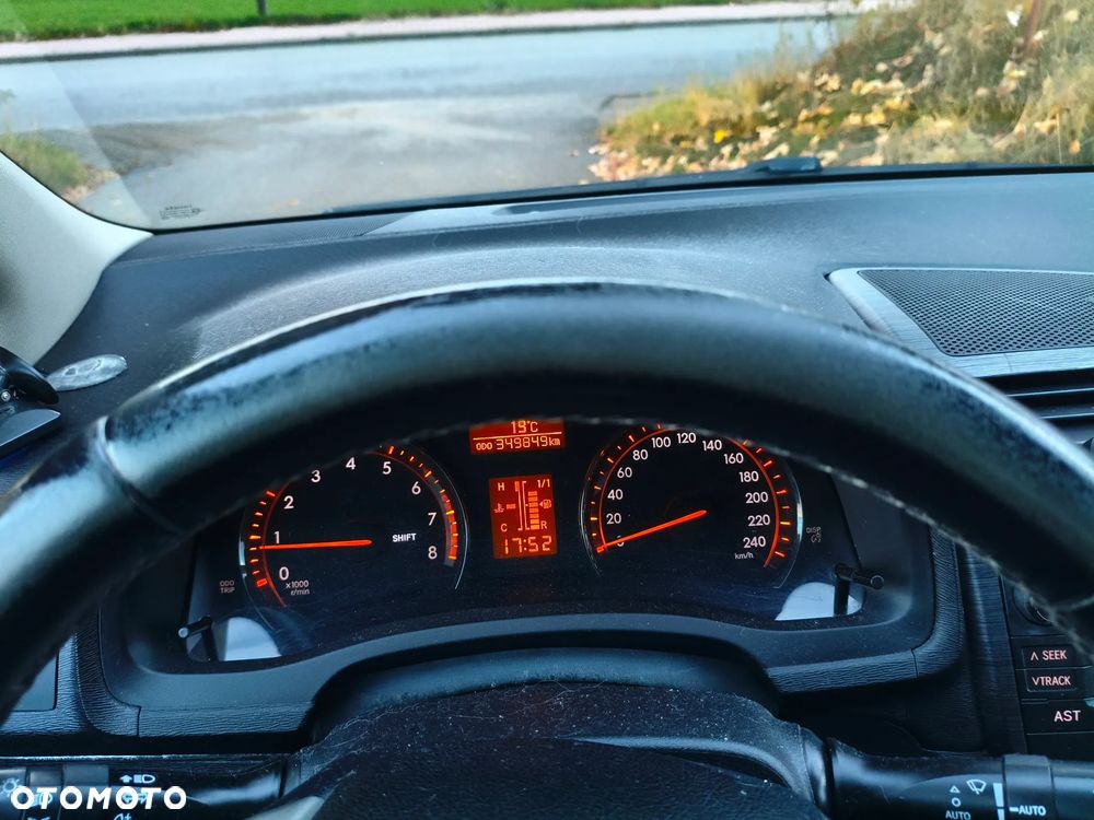 Toyota Avensis - 13
