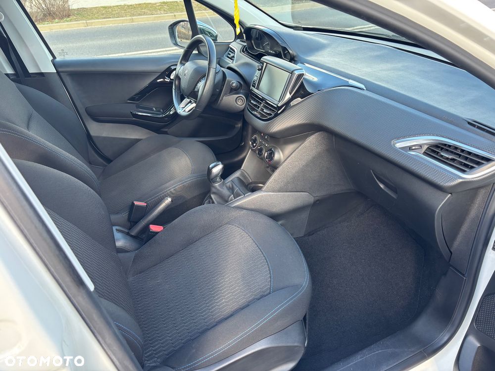 Peugeot 208 1.2 PureTech Style - 13