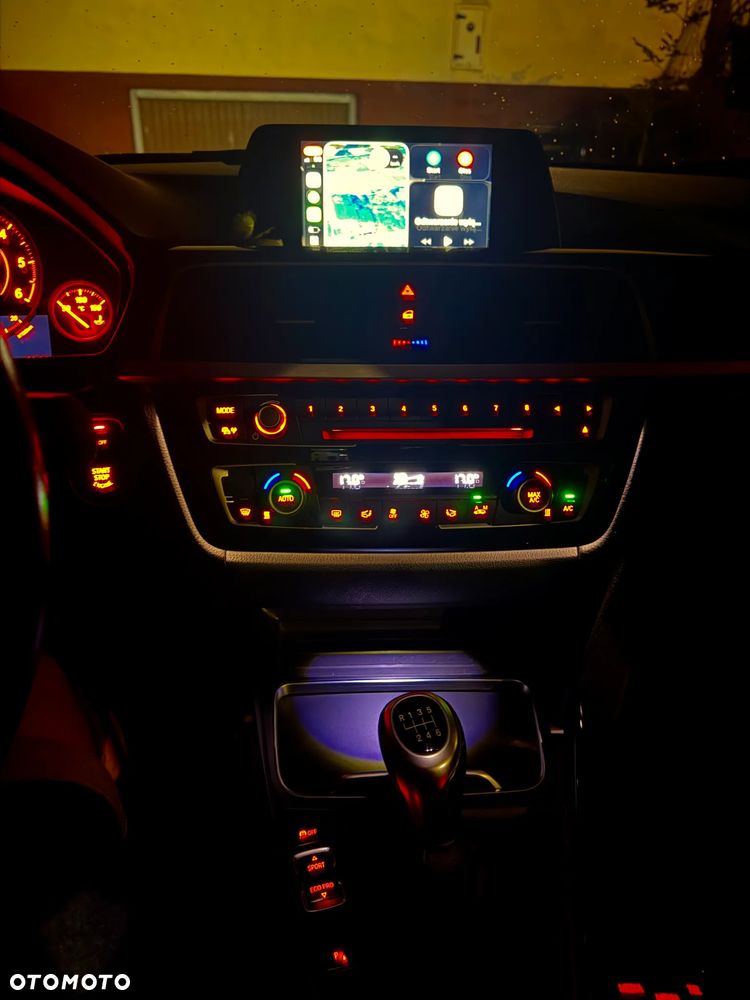 BMW Seria 3 318d Sport Line - 21