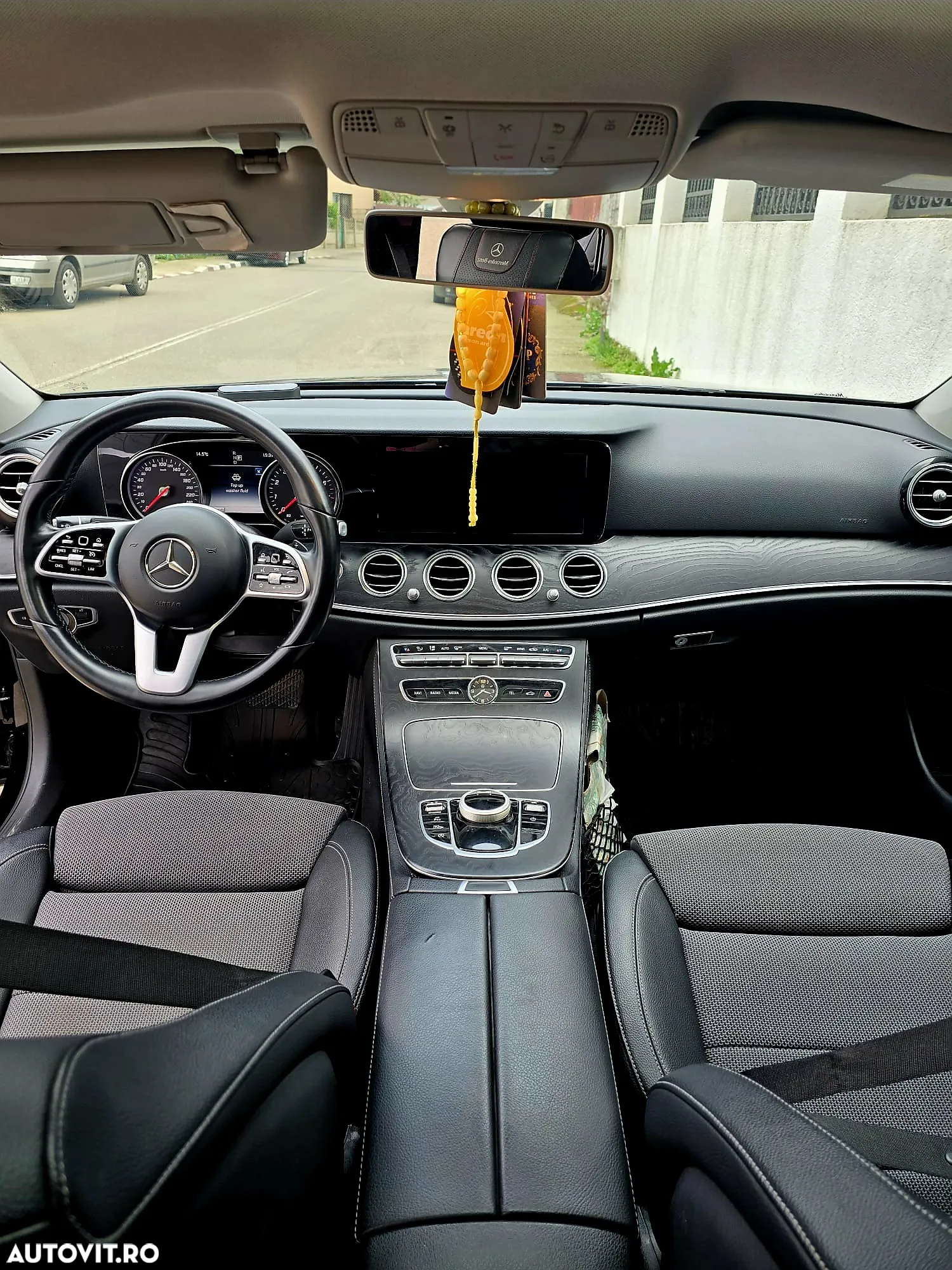 Mercedes-Benz E - 10