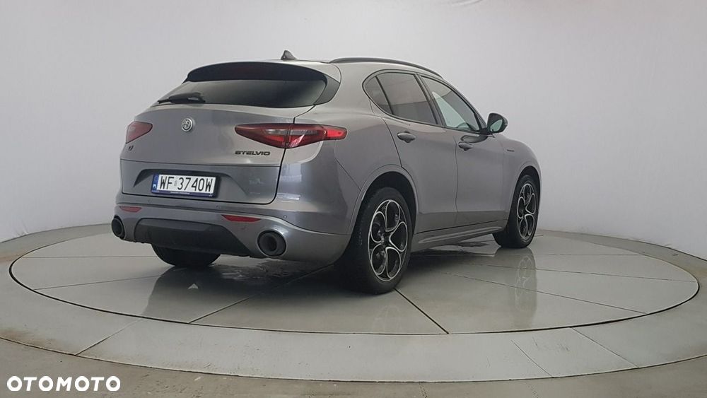 Alfa Romeo Stelvio - 7