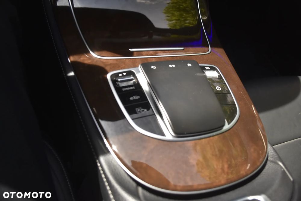 Mercedes-Benz Klasa E 350e 9G-TRONIC AMG Line - 18