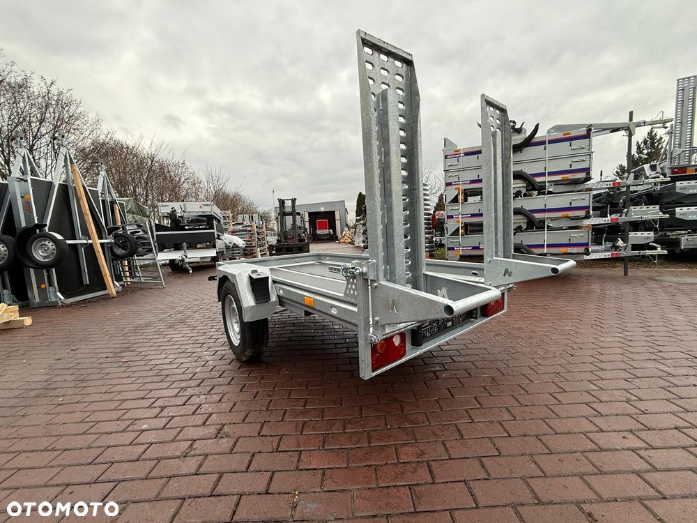 Niewiadów Przyczepa do przewozu sprzętu budowlanego Niewiadów K1325 254x132x15cm DMC 1300 kg 1 oś pod mikrokoparkę minikoparka MOTOMUS - 2
