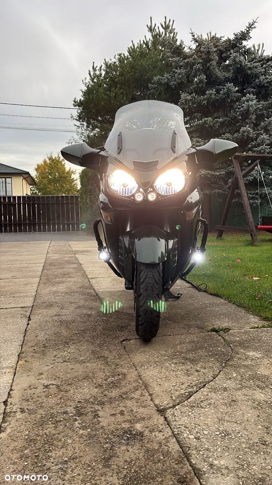 Kawasaki GTR - 16