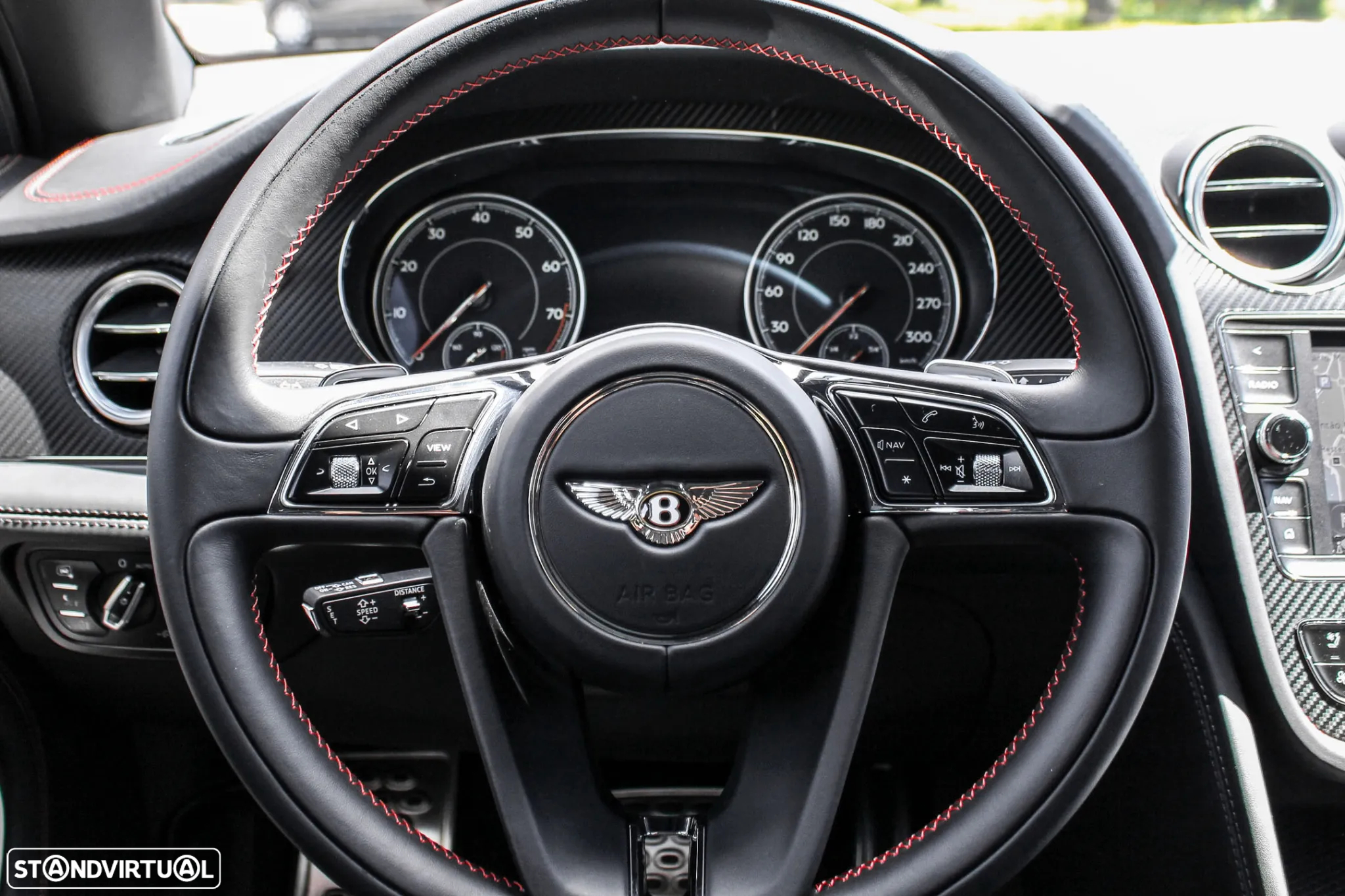 Bentley Bentayga V8 - 10