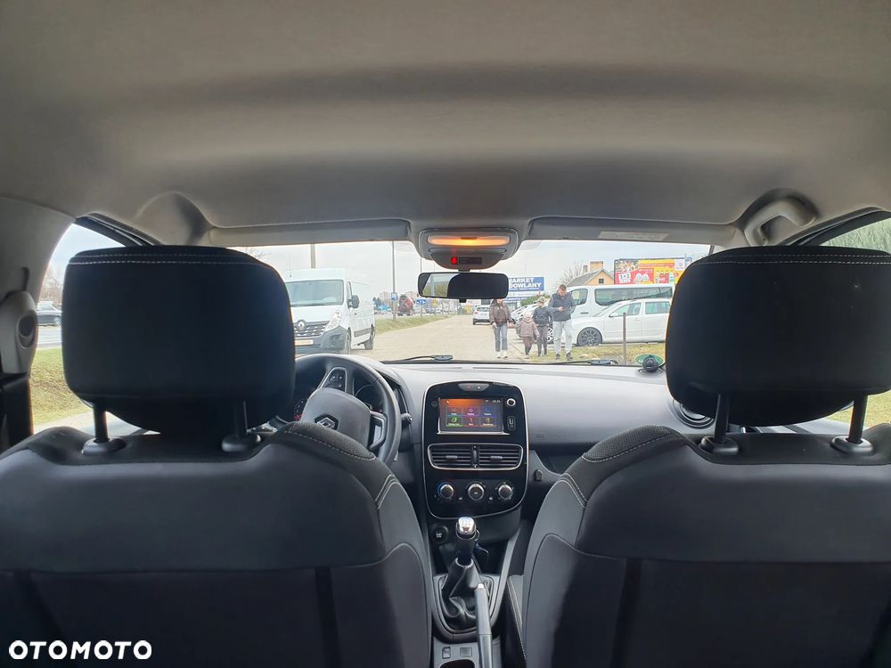 Renault Clio 1.2 16V 75 LIMITED - 21