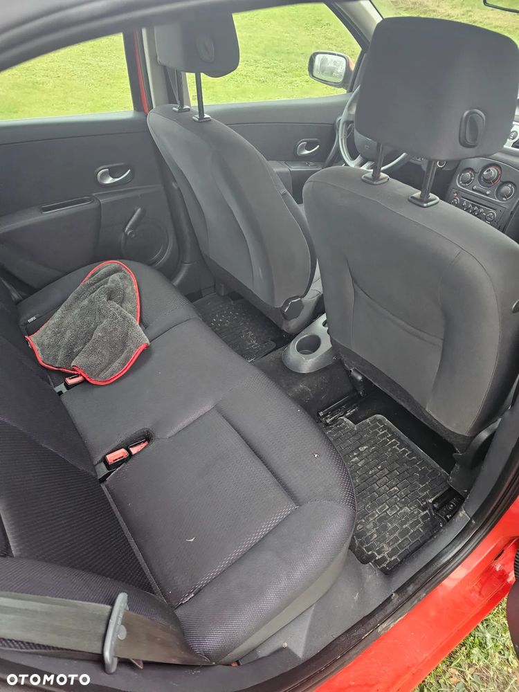 Renault Clio 1.5 dCi Confort Privilege - 9