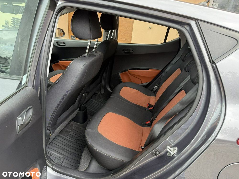 Hyundai i10 1.0 Fifa World Cup Edition - 26