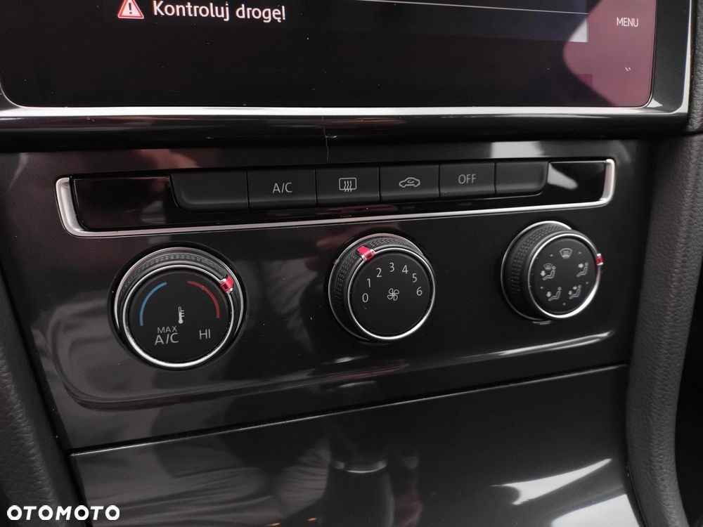 Volkswagen Golf - 16