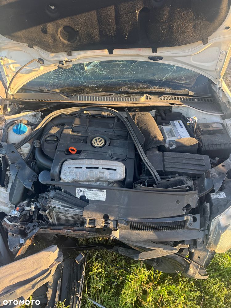 Volkswagen Golf - 6