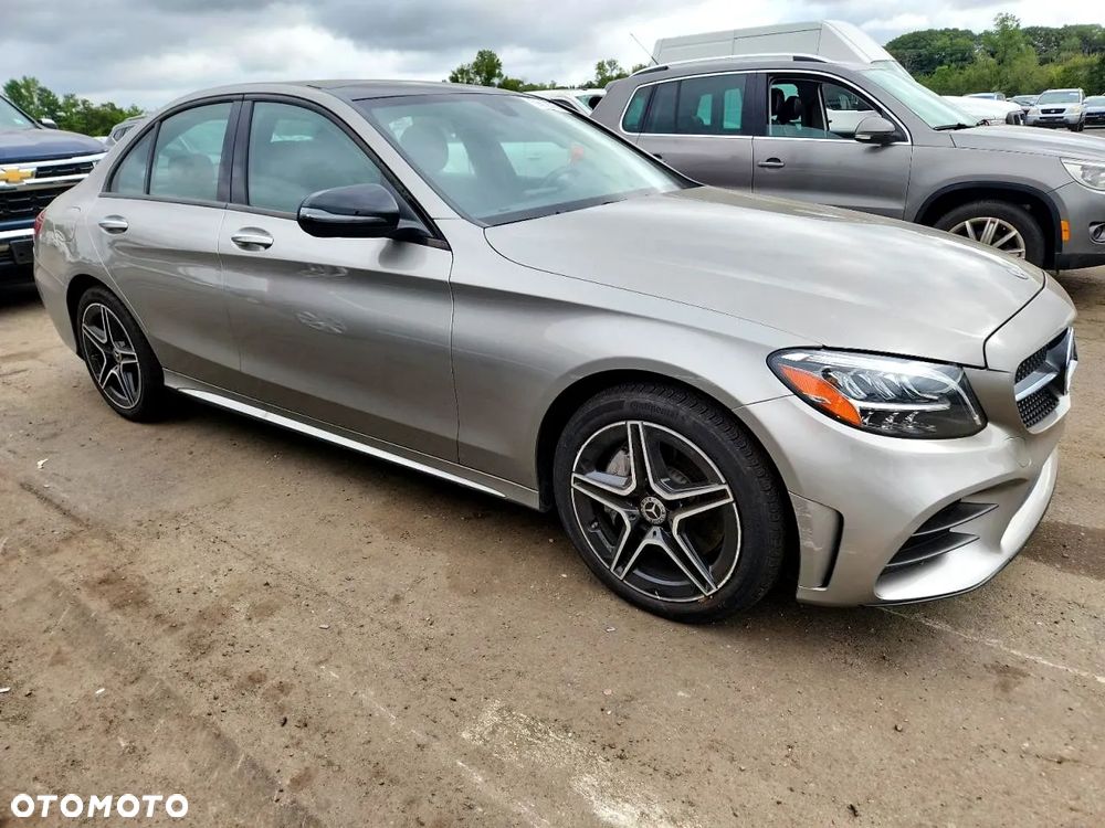 Mercedes-Benz Klasa C 300 T 4Matic 9G-TRONIC Exclusive - 5