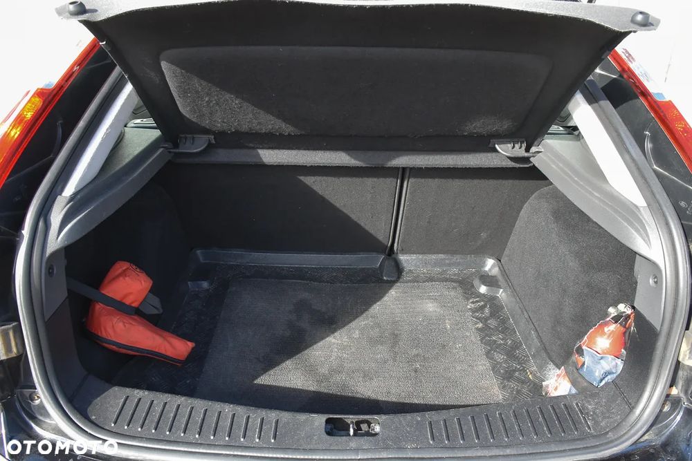 Ford Focus 1.6 16V Titanium - 37