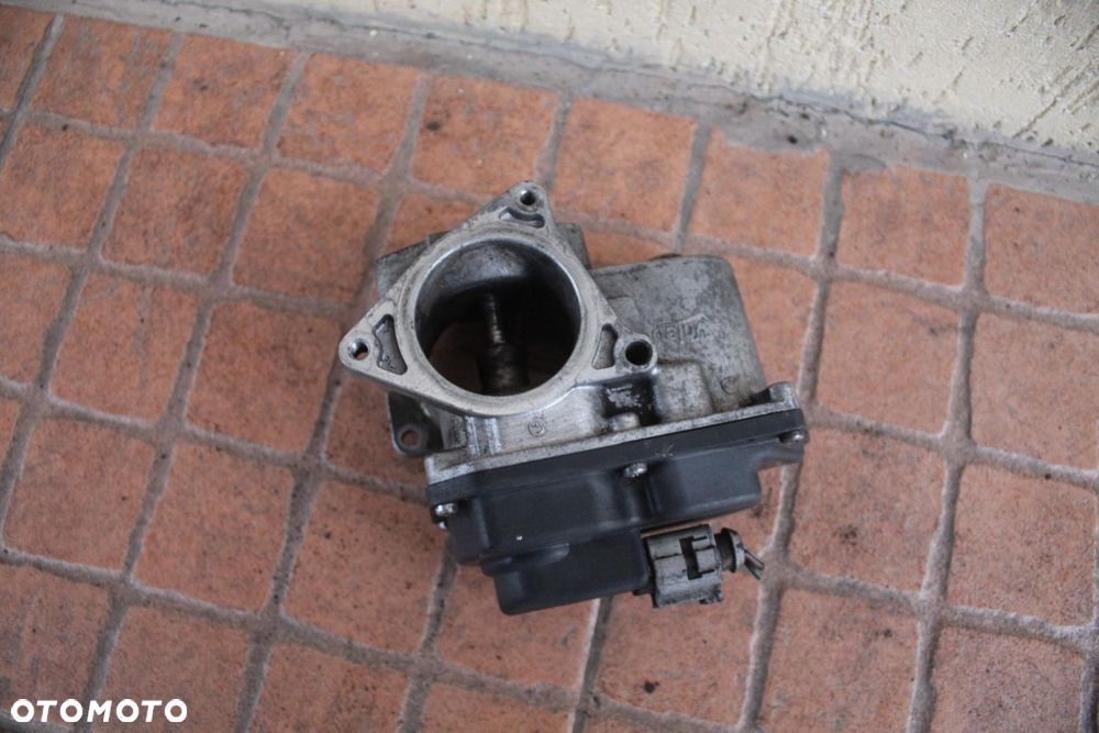 PRZEPUSTNICA VW PASSAT B6 2.0 TDI 03G131501 - 2