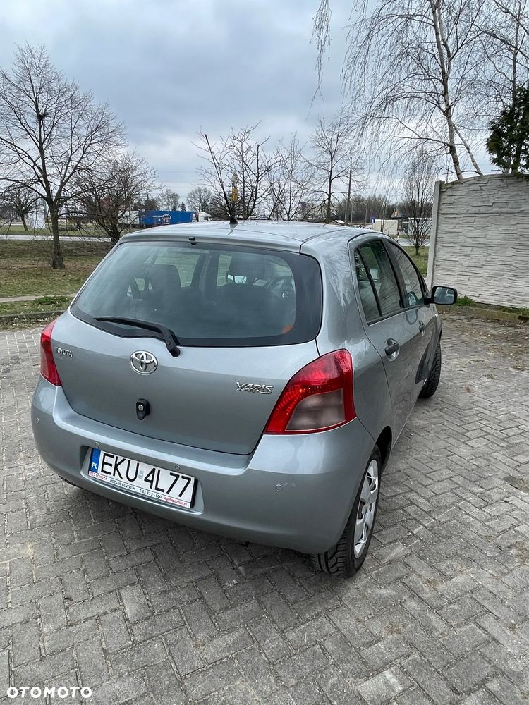 Toyota Yaris 1.3 Terra - 6
