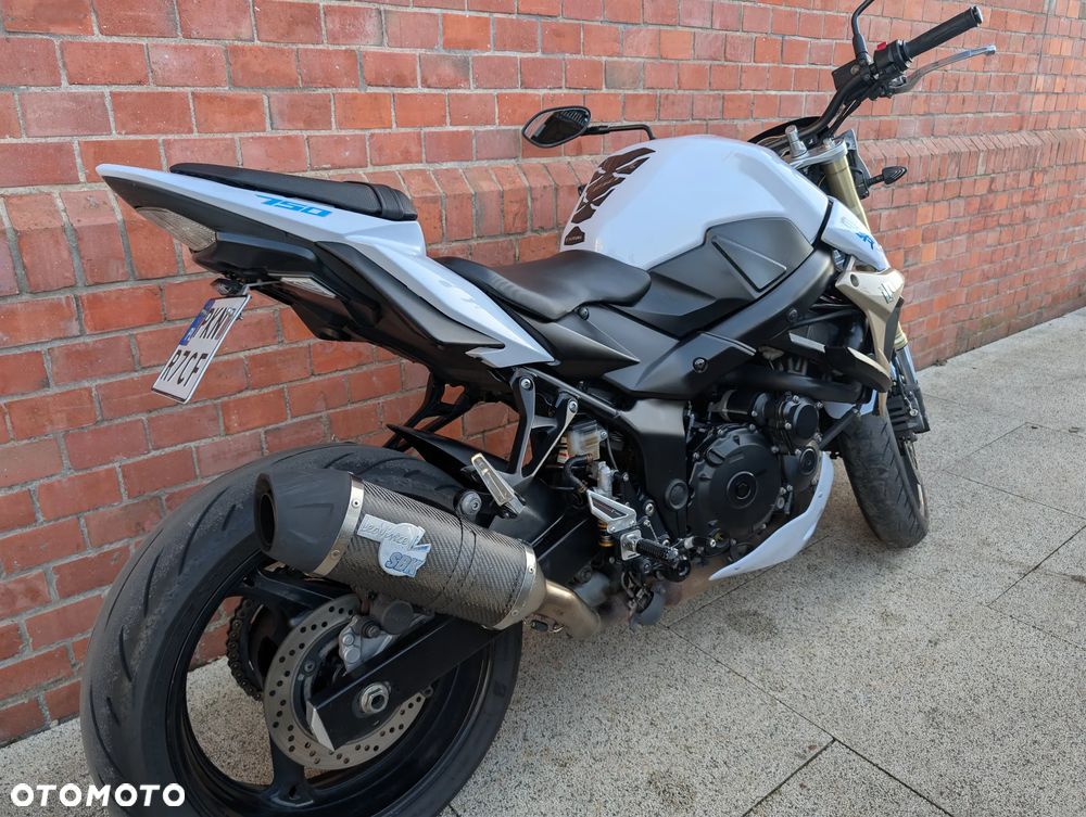 Suzuki GSR - 5