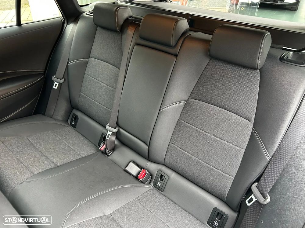 Toyota Corolla Touring Sports 1.8 Hybrid Comfort+P.Sport - 27