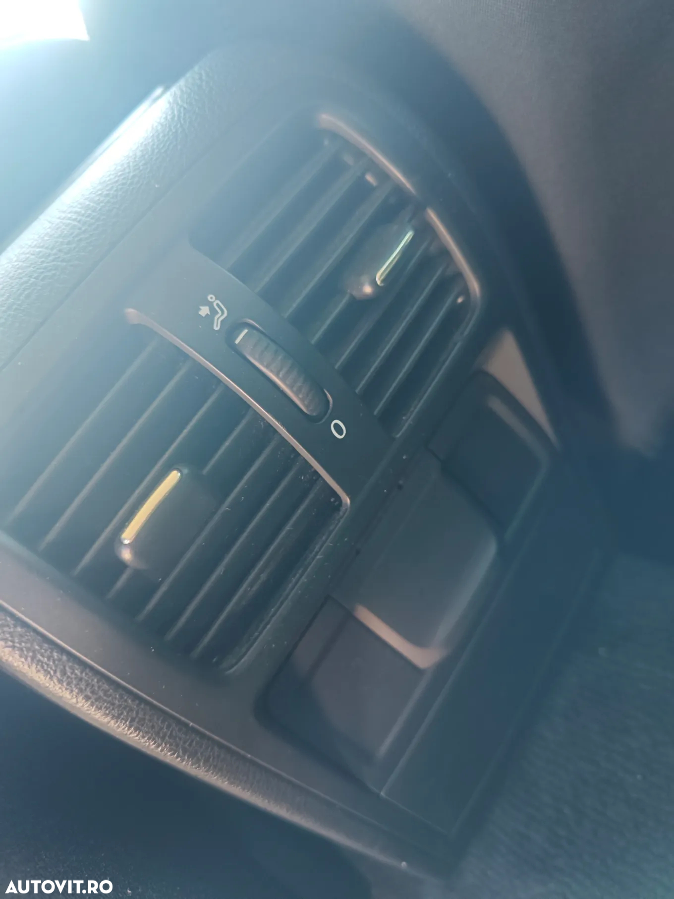 Volkswagen Passat Variant 2.0 TDI DPF DSG Highline - 33