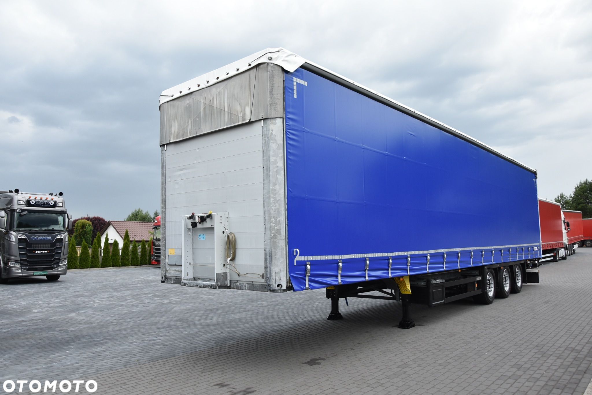 Schmitz Cargobull FIRANKA / VARIOS / COILMULDA /SŁUPKI ROZSUWANE - SYSTEM BDE / DACH PODNOSZONY / 4 POZIOMY JAZDY / OŚ PODNOSZONA  !!! JAK NOWA !!! - 1