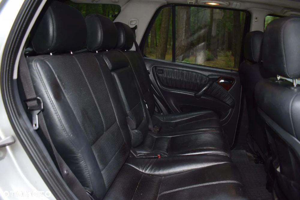 Mercedes-Benz ML - 12