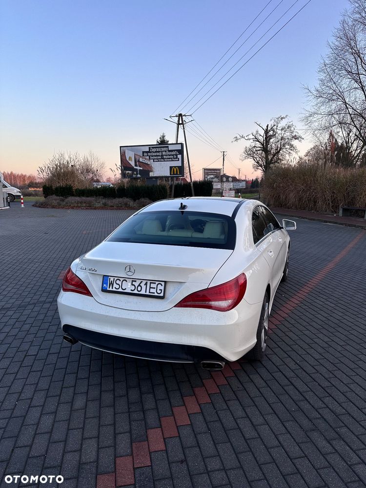 Mercedes-Benz CLA 200 7G-DCT - 12