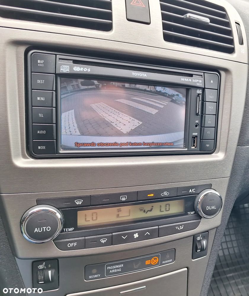 Toyota Avensis - 8