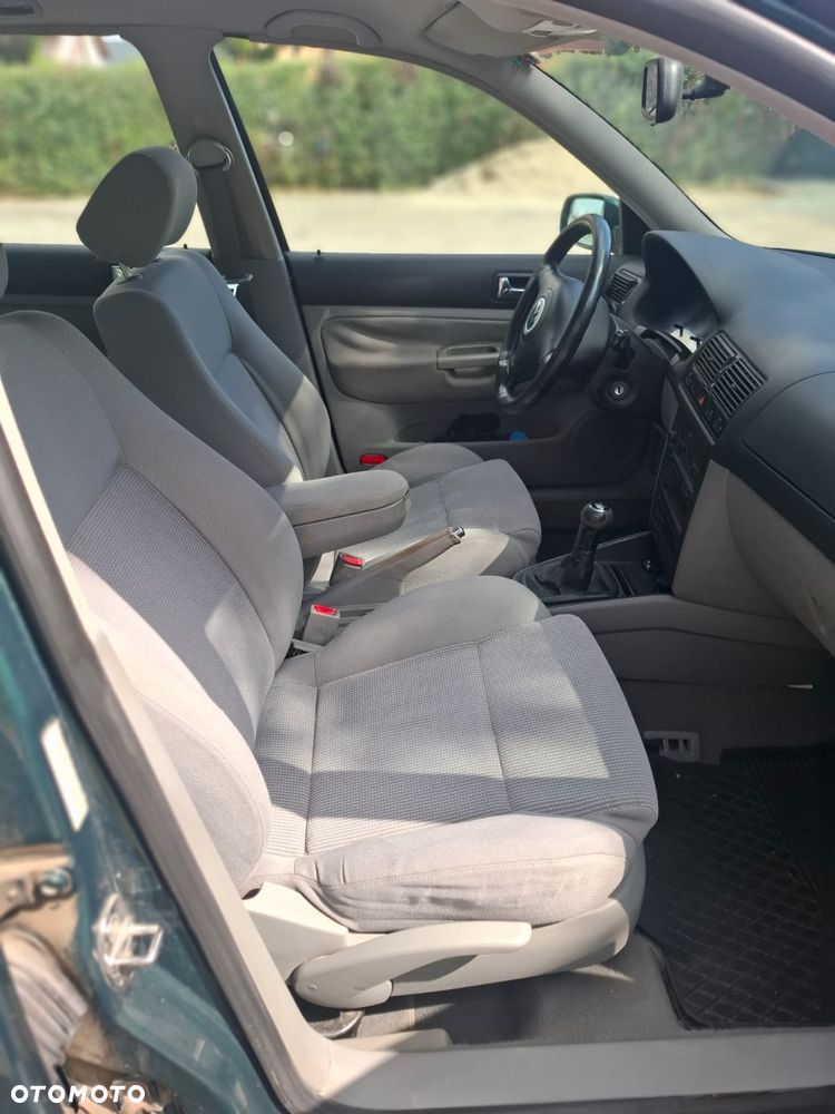 Volkswagen Golf 1.9 TDI Highline - 18