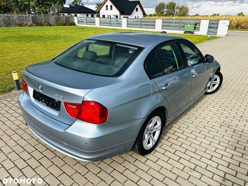 BMW Seria 3 318i Edition Sport - 7