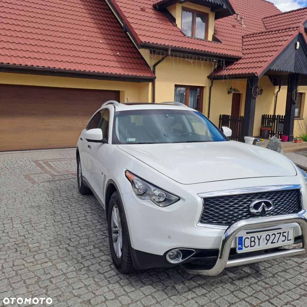 Infiniti Q70 - 3