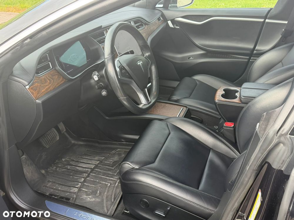 Tesla Model S - 17