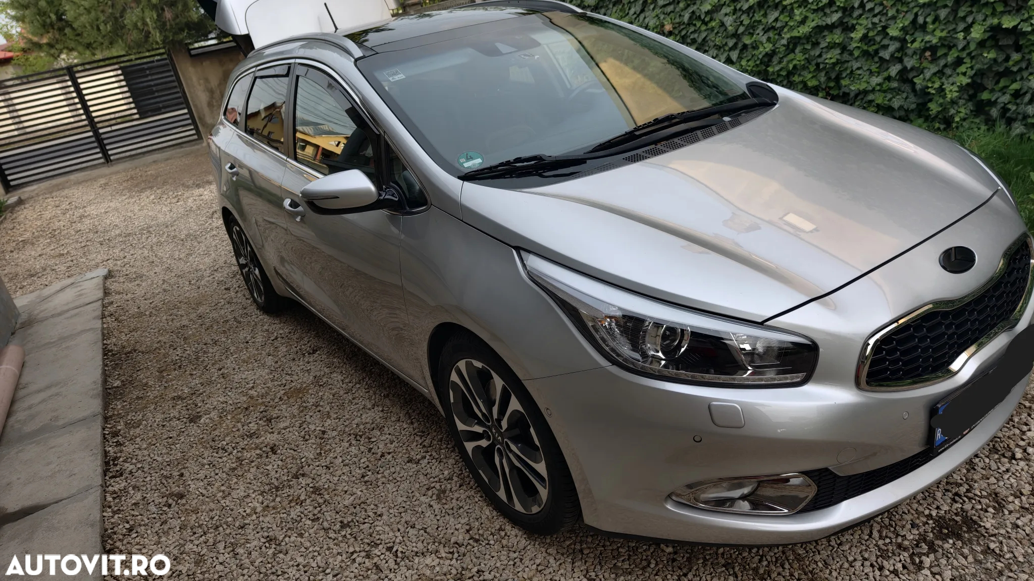 Kia Ceed 1.6 CRDi 128 Aut. SW Platinum Edition - 5