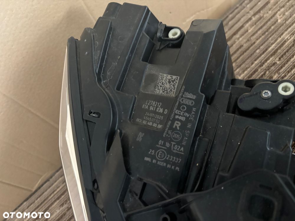 Audi SQ2 GA Lampa przednia Full Led  81A941036D - 3