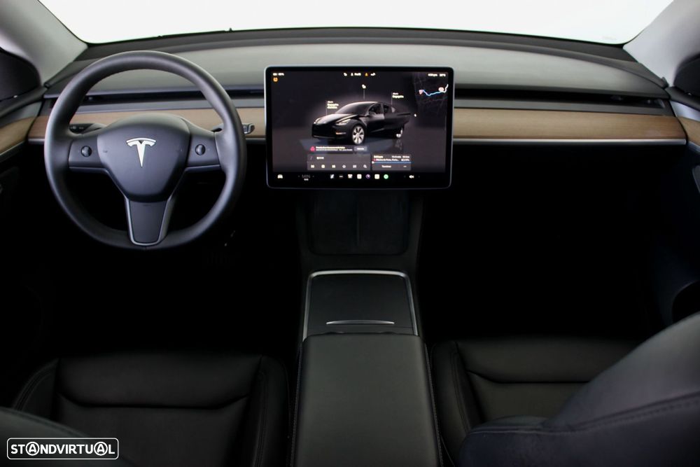Tesla Model Y - 14