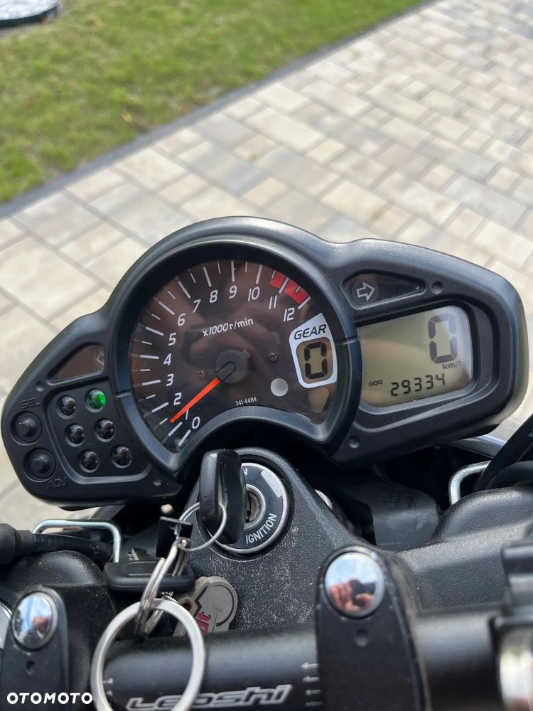 Suzuki Gladius - 6